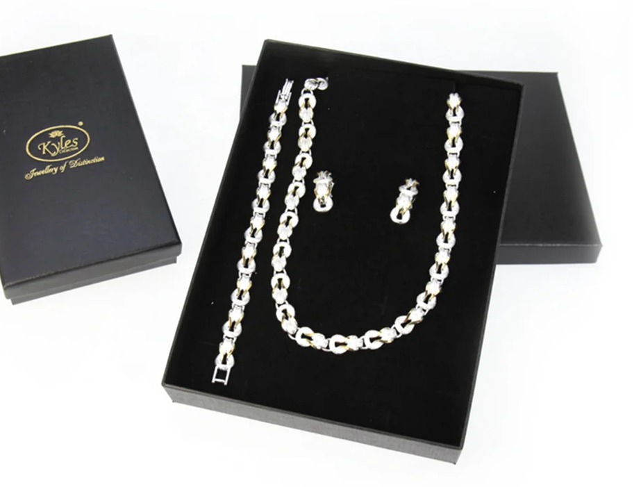 Spoil Your Loved Ones This Christmas With Kyles Collection Jewellery